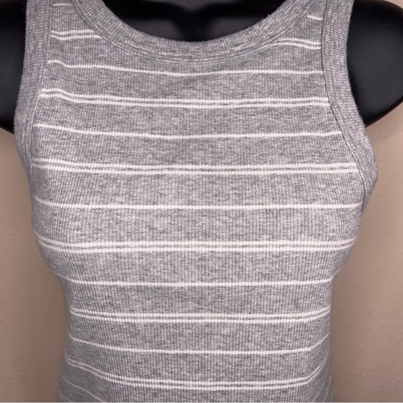 MEDIUM JUNIORS SO FITTED GREY WHITE RIBBED STRIPES TANK - Picture 2 of 11